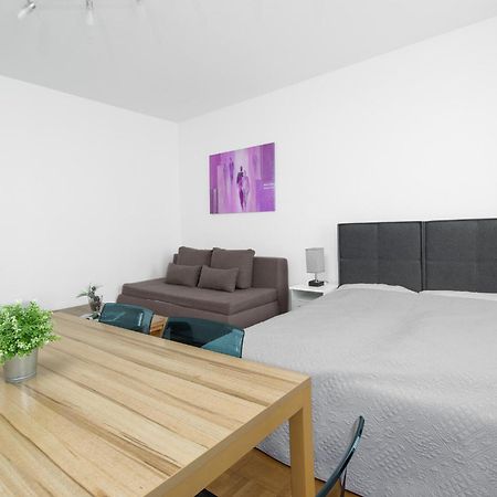 Apartment Mandlgasse I Contactless Check-In Wenen Buitenkant foto