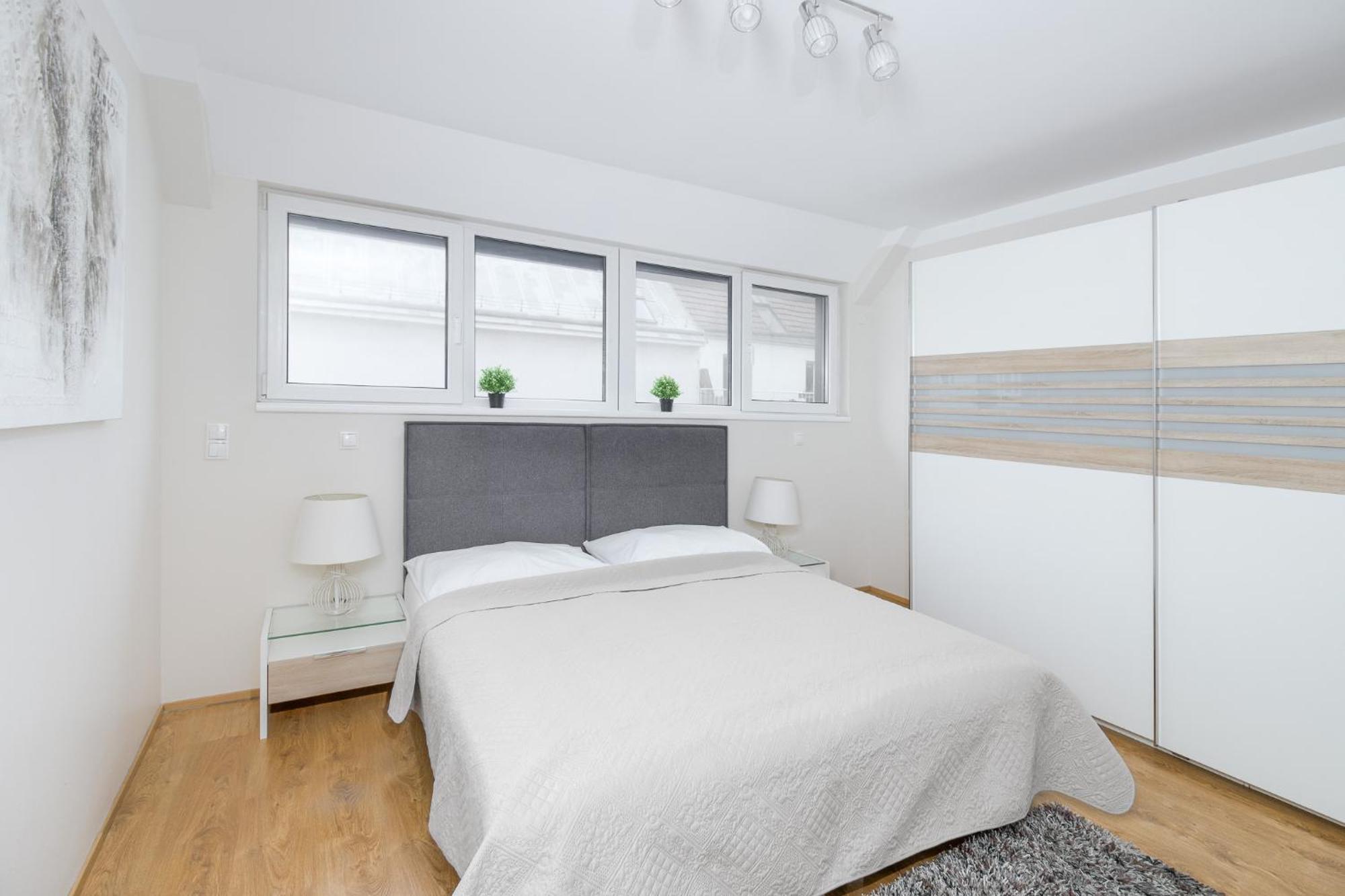 Apartment Mandlgasse I Contactless Check-In Wenen Buitenkant foto