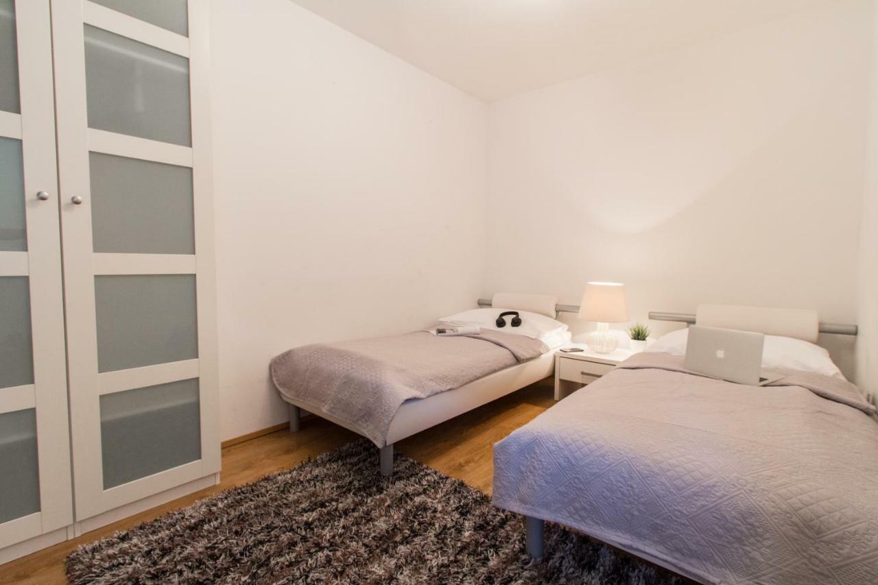 Apartment Mandlgasse I Contactless Check-In Wenen Buitenkant foto