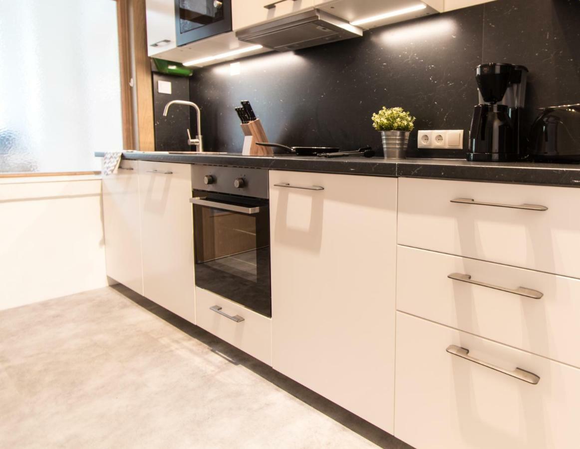 Apartment Mandlgasse I Contactless Check-In Wenen Buitenkant foto