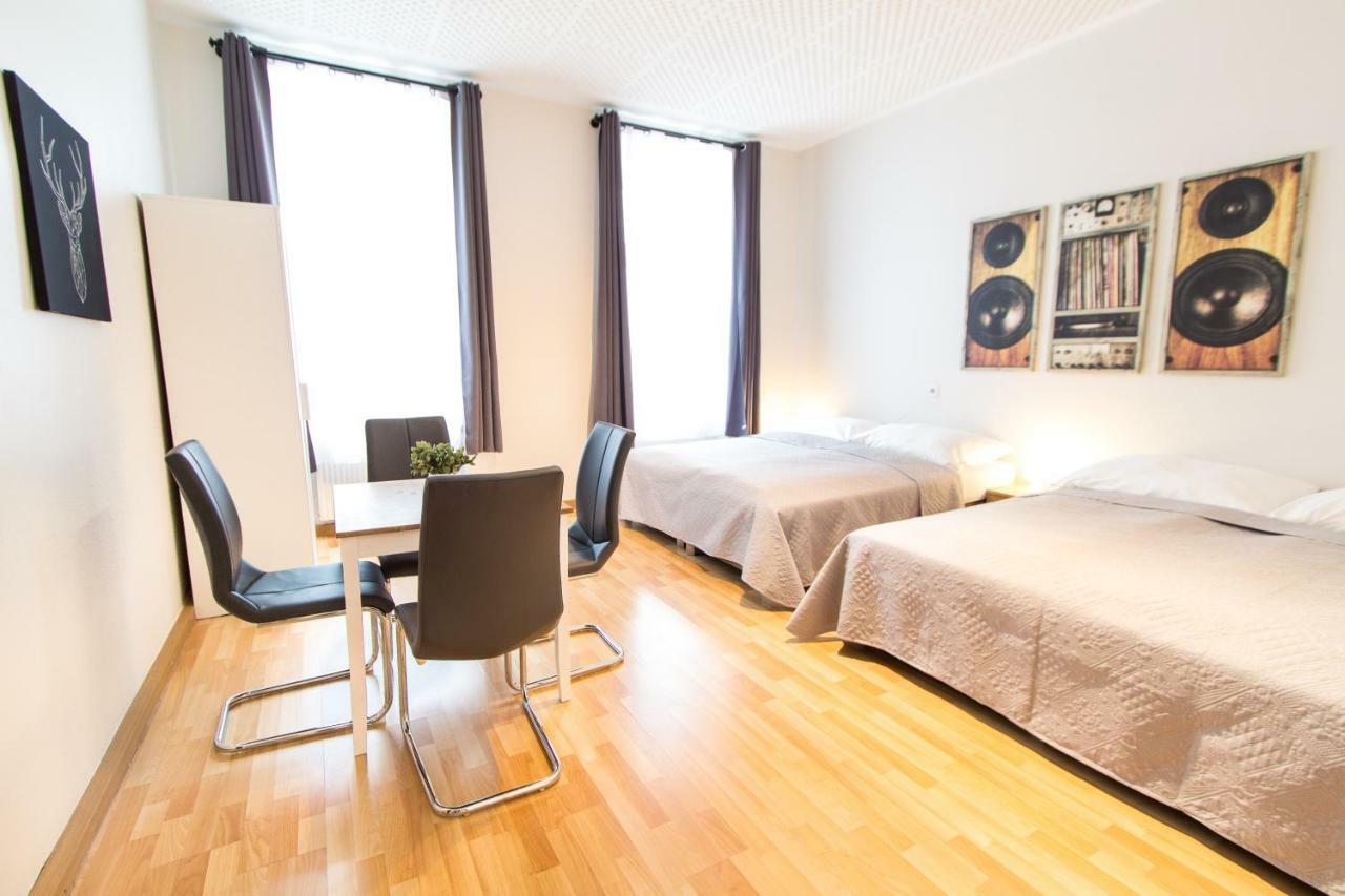 Apartment Mandlgasse I Contactless Check-In Wenen Buitenkant foto